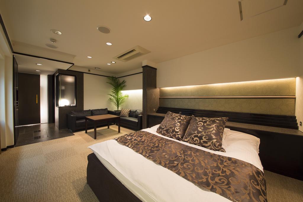 Hotel Beni East (Adults Only) Οσάκα Δωμάτιο φωτογραφία